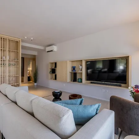 Beachfront Penthouse *