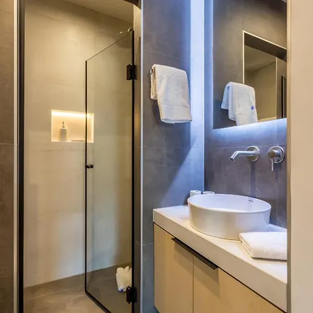 Beachfront Penthouse アパート