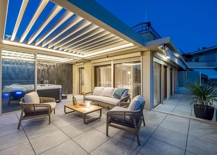Beachfront Penthouse Podstrana