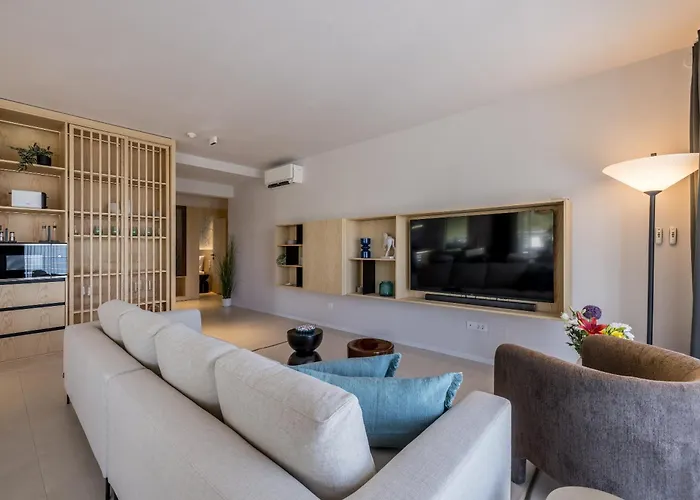 Beachfront Penthouse *