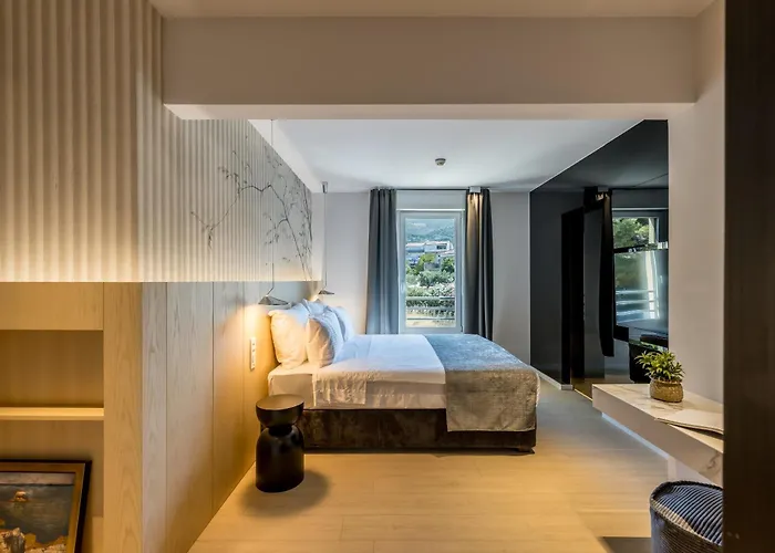 Beachfront Penthouse *