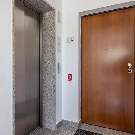 Beachfront Penthouse Apartament Podstrana